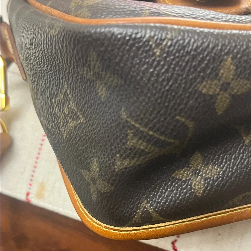 Louis Vuitton Gibeciere Crossbody unbranded vachetta strap new trim and tabs - Picture 12 of 16